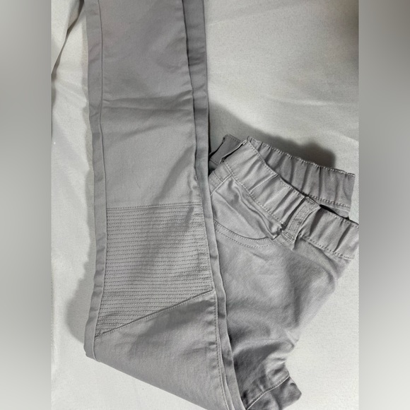 Girls size 10 gray pants from crazy 8 - Picture 5 of 6